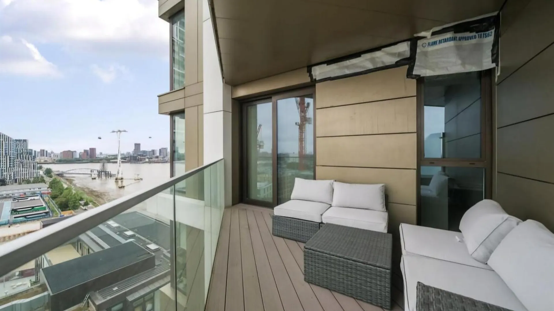 London Greenwich Peninsula 2 Bed Flat